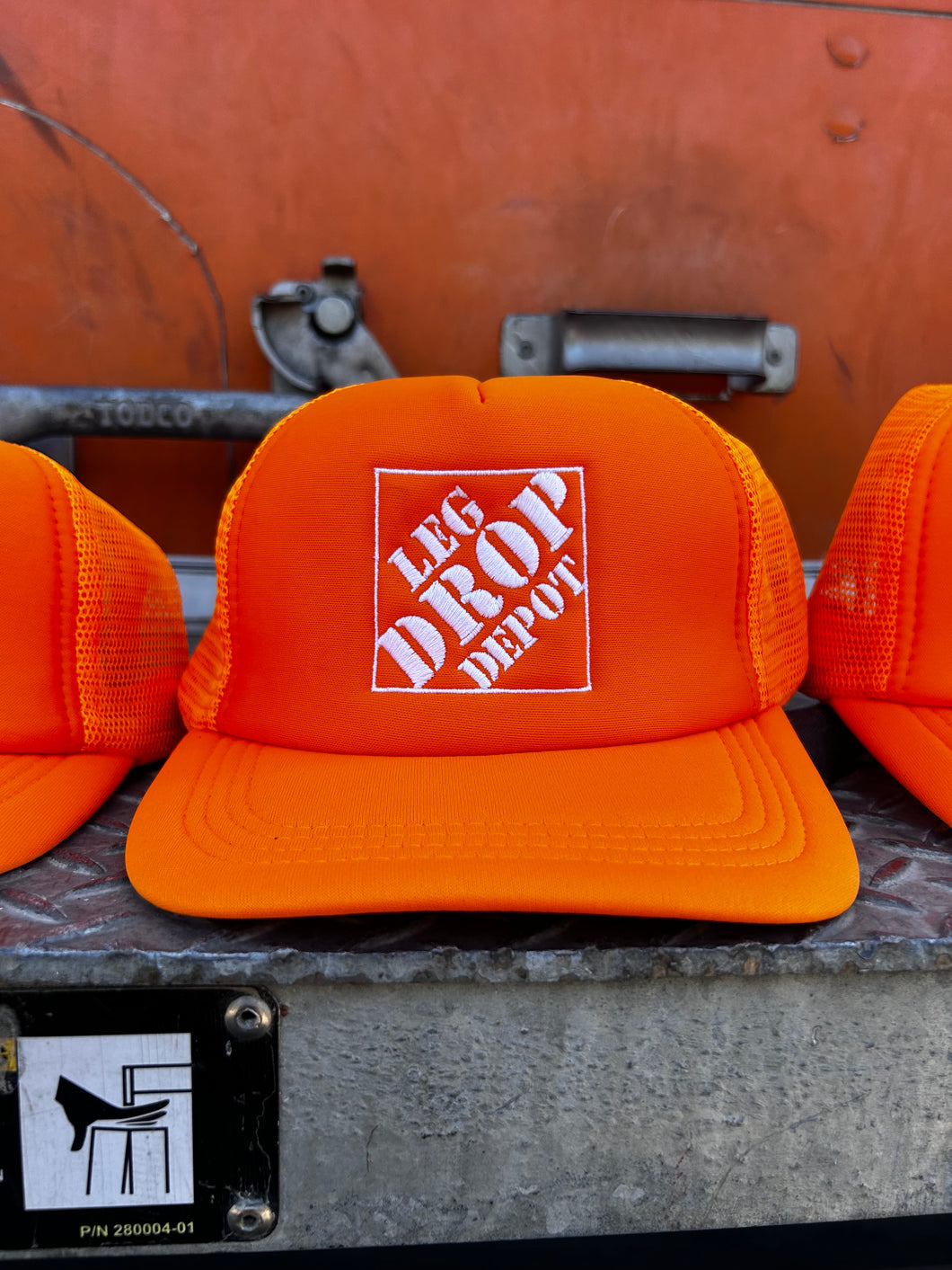 LEG DROP DEPOT TRUCKER HAT